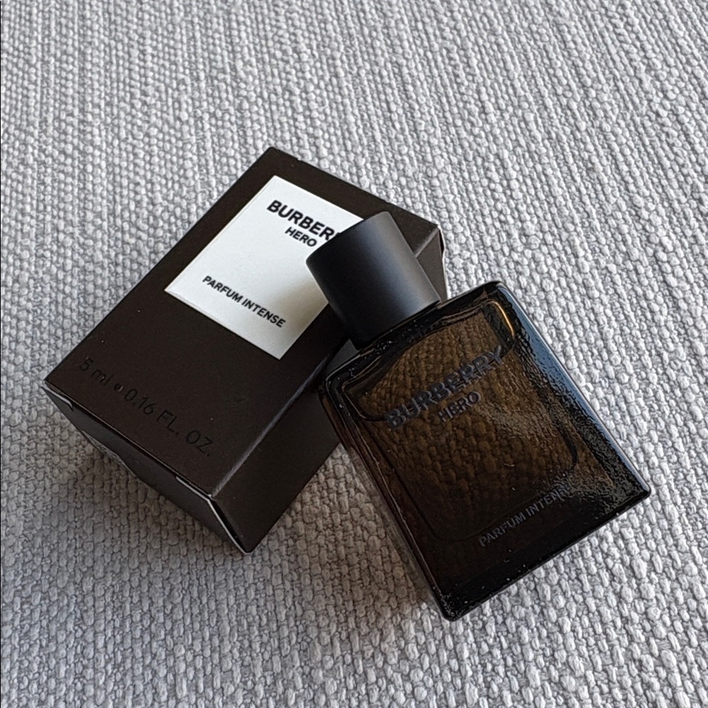 BURBERRY Hero INTENSE miniature fragrance - Picture 7 of 9